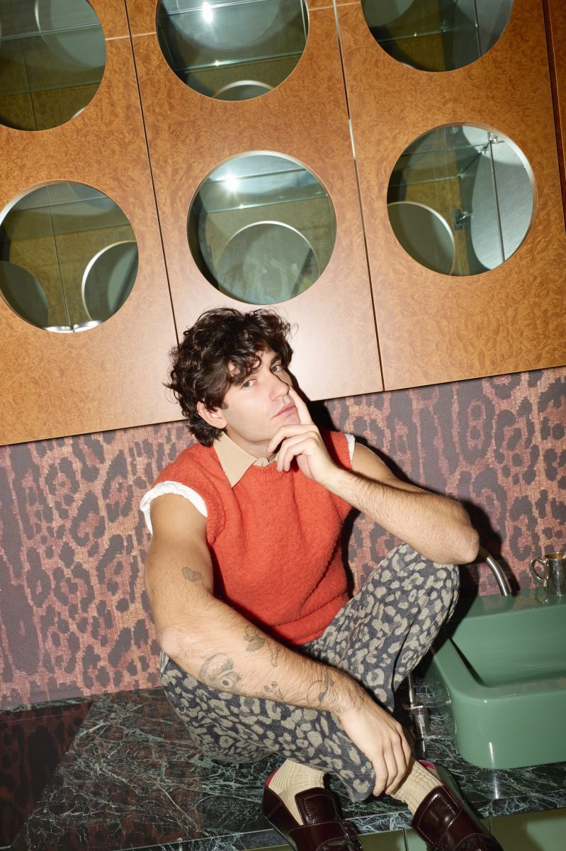 LOVE ME, LOVE ME - MICHELANGELO VIZZINI IS THE PROTAGONIST OF THE DECEMBER DIGITAL COVER LOVE ME, LOVE ME - MICHELANGELO VIZZINI IS THE PROTAGONIST OF THE DECEMBER DIGITAL COVER Vanity Teen 虚荣青年 Lifestyle & new faces magazine