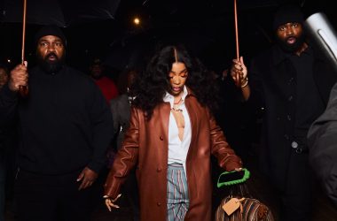 SZA Appears Front Row at Paris Fashion Week in Custom 1-of-1 Vans by Rachel Goatley SZA Appears Front Row at Paris Fashion Week in Custom 1-of-1 Vans by Rachel Goatley Vanity Teen 虚荣青年 Lifestyle & new faces magazine