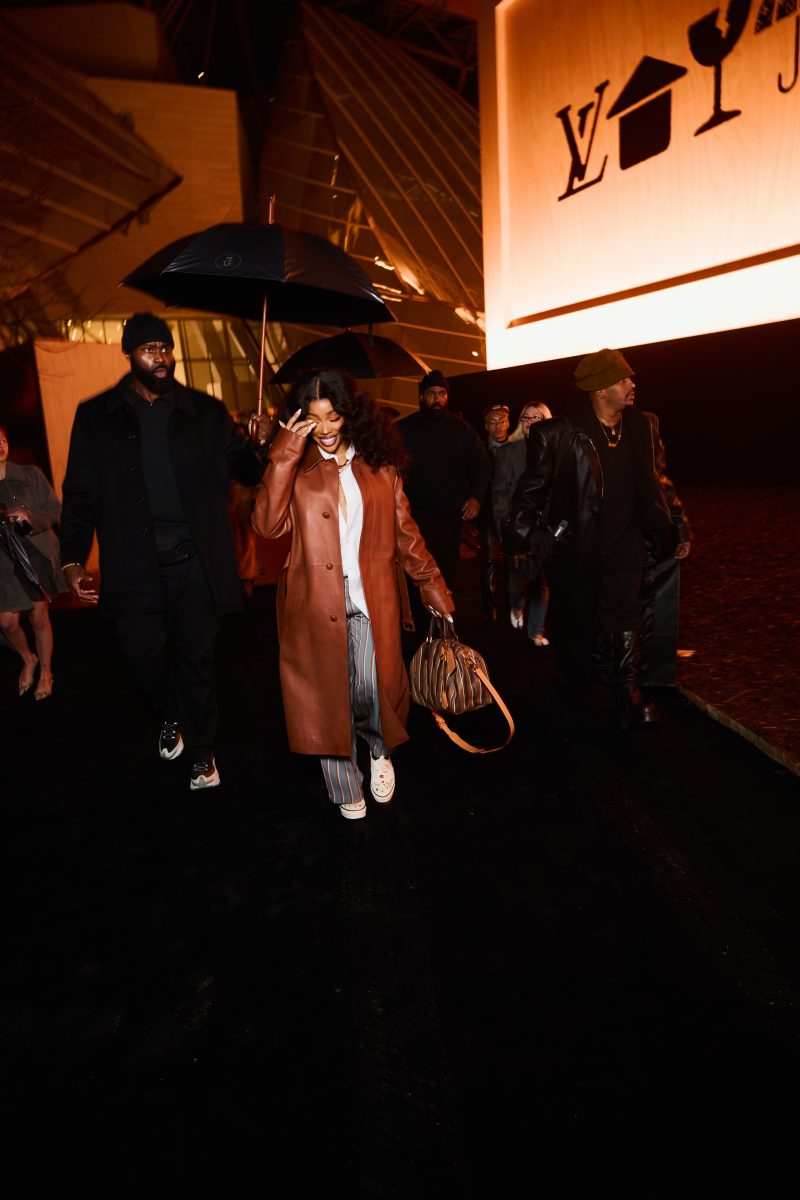 SZA Appears Front Row at Paris Fashion Week in Custom 1-of-1 Vans by Rachel Goatley SZA Appears Front Row at Paris Fashion Week in Custom 1-of-1 Vans by Rachel Goatley Vanity Teen 虚荣青年 Lifestyle & new faces magazine