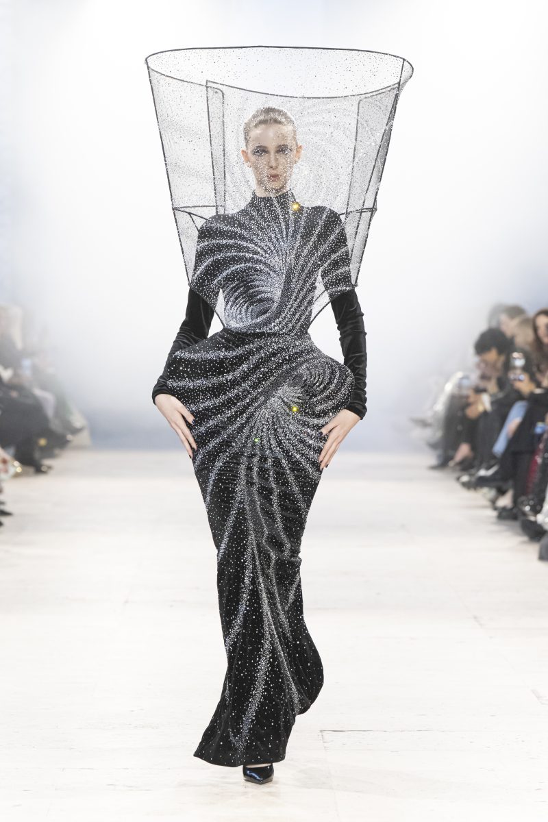 Rahul Mishra Spring 2026 Couture Collection - “Alchemy” Rahul Mishra Spring 2026 Couture Collection - “Alchemy” Vanity Teen 虚荣青年 Lifestyle & new faces magazine