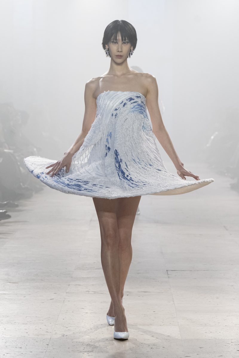 Rahul Mishra Spring 2026 Couture Collection - “Alchemy” Rahul Mishra Spring 2026 Couture Collection - “Alchemy” Vanity Teen 虚荣青年 Lifestyle & new faces magazine