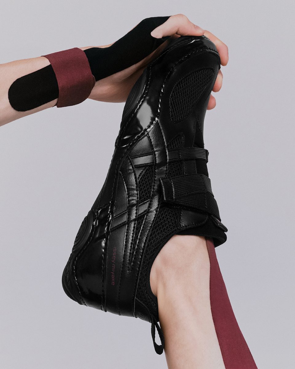 Miyake Design Studio x ASICS Sportstyle HYPER TAPING™︎ Miyake Design Studio x ASICS Sportstyle HYPER TAPING™︎ Vanity Teen 虚荣青年 Lifestyle & new faces magazine
