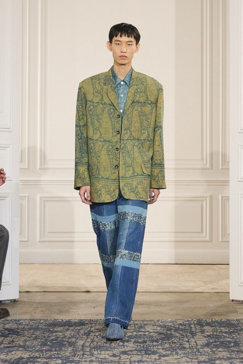 KARTIK RESEARCH PRESENTS FW26 COLLECTION AT PFW - “RAAG” KARTIK RESEARCH PRESENTS FW26 COLLECTION AT PFW - “RAAG” Vanity Teen 虚荣青年 Lifestyle & new faces magazine