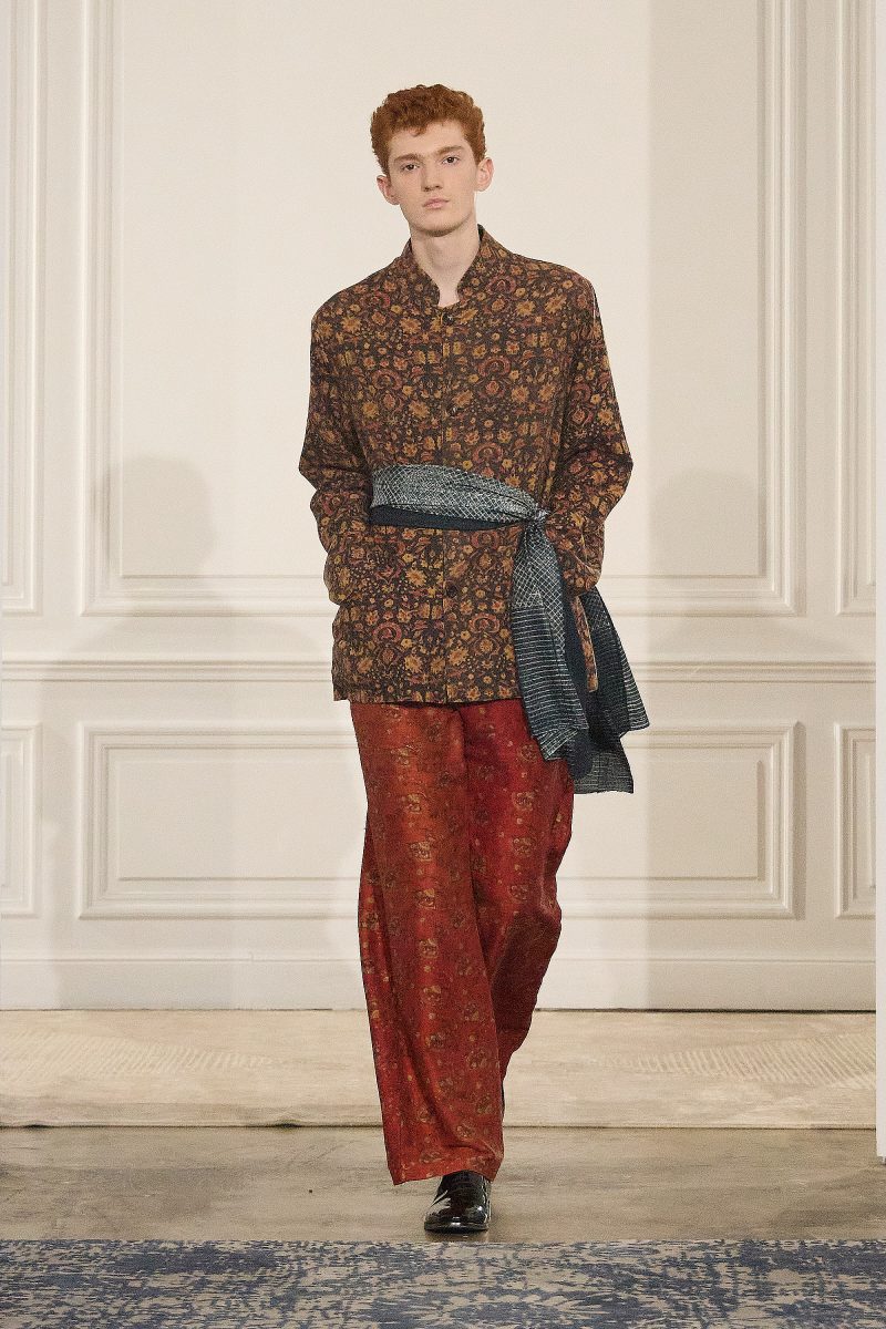 KARTIK RESEARCH PRESENTS FW26 COLLECTION AT PFW - “RAAG” KARTIK RESEARCH PRESENTS FW26 COLLECTION AT PFW - “RAAG” Vanity Teen 虚荣青年 Lifestyle & new faces magazine