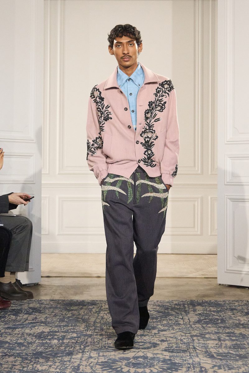 KARTIK RESEARCH PRESENTS FW26 COLLECTION AT PFW - “RAAG” KARTIK RESEARCH PRESENTS FW26 COLLECTION AT PFW - “RAAG” Vanity Teen 虚荣青年 Lifestyle & new faces magazine