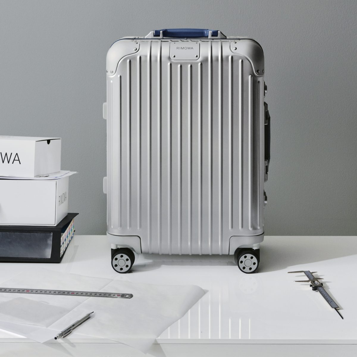 RIMOWA opens the new year with a soft powder blue hue across its Distinct, Original, Twist & Personal ranges RIMOWA opens the new year with a soft powder blue hue across its Distinct, Original, Twist & Personal ranges Vanity Teen 虚荣青年 Lifestyle & new faces magazine