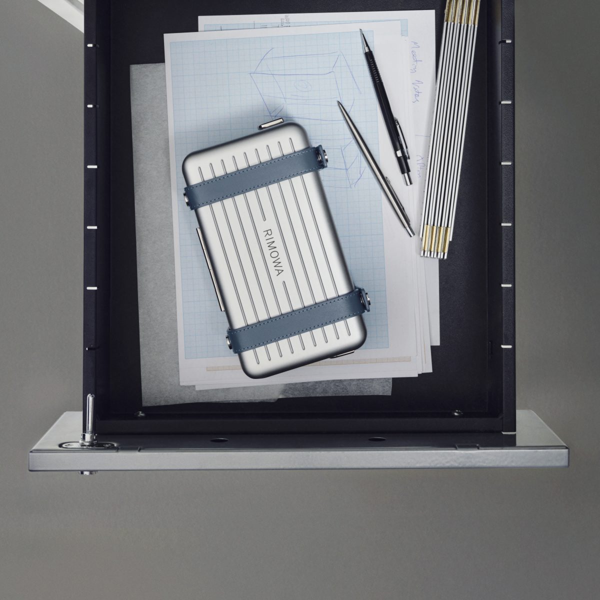 RIMOWA opens the new year with a soft powder blue hue across its Distinct, Original, Twist & Personal ranges RIMOWA opens the new year with a soft powder blue hue across its Distinct, Original, Twist & Personal ranges Vanity Teen 虚荣青年 Lifestyle & new faces magazine