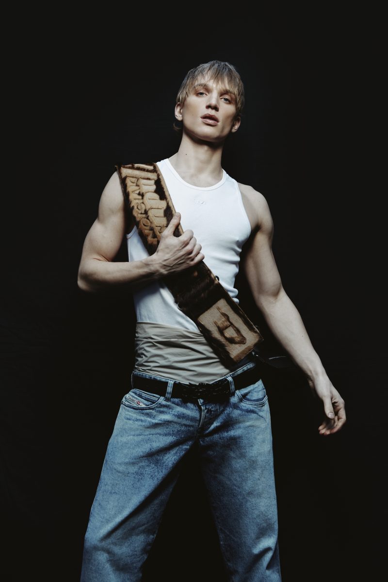 ANATOMY OF CONTROL ANATOMY OF CONTROL Vanity Teen 虚荣青年 Lifestyle & new faces magazine