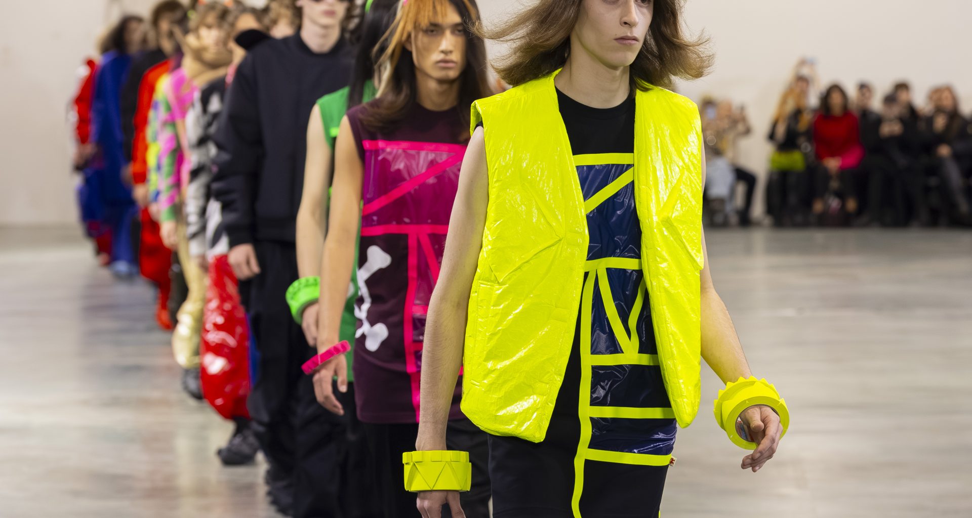 WALTER VAN BEIRENDONCK FW26 COLLECTION - SCARE the CROW / SCARECROW Vanity Teen 虚荣青年 Lifestyle & new faces magazine WALTER VAN BEIRENDONCK FW26 COLLECTION - SCARE the CROW / SCARECROW WALTER VAN BEIRENDONCK FW26 COLLECTION - SCARE the CROW / SCARECROW Vanity Teen 虚荣青年 Lifestyle & new faces magazine