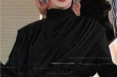 THE HOUSE OF MUGLER UNVEILS NEW DIGITAL SERIES STARRING AVANT-GARDE PERFORMANCE ARTISTE DAVID HOYLE THE HOUSE OF MUGLER UNVEILS NEW DIGITAL SERIES STARRING AVANT-GARDE PERFORMANCE ARTISTE DAVID HOYLE Vanity Teen 虚荣青年 Lifestyle & new faces magazine