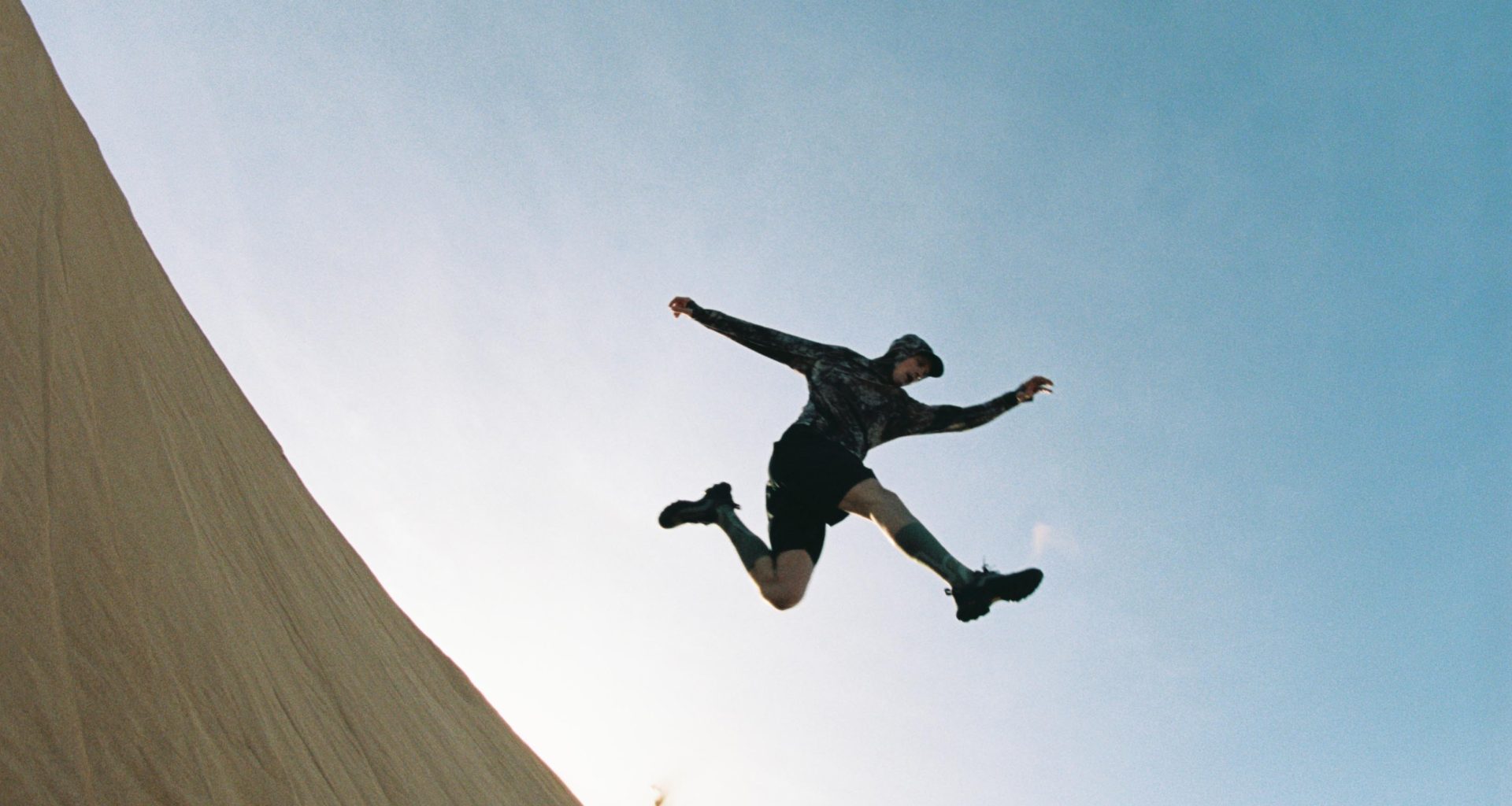 ROA SS26: Navigating the Edge of the Unknown ROA SS26: Navigating the Edge of the Unknown Vanity Teen 虚荣青年 Lifestyle & new faces magazine