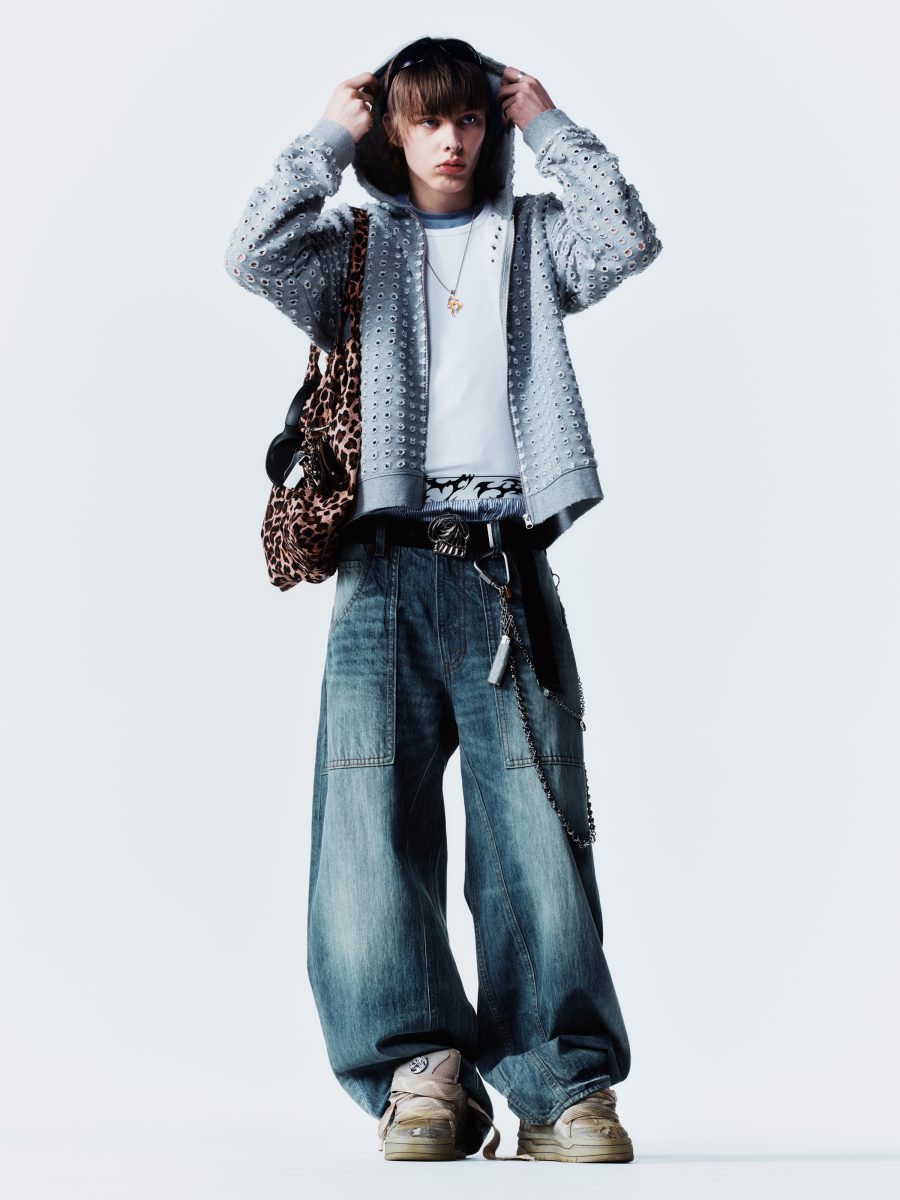 WEEKDAY SS26: EVERY PIECE HAS A PULSE — AND THIS SEASON, IT’S LOUD WEEKDAY SS26: EVERY PIECE HAS A PULSE — AND THIS SEASON, IT’S LOUD Vanity Teen 虚荣青年 Lifestyle & new faces magazine
