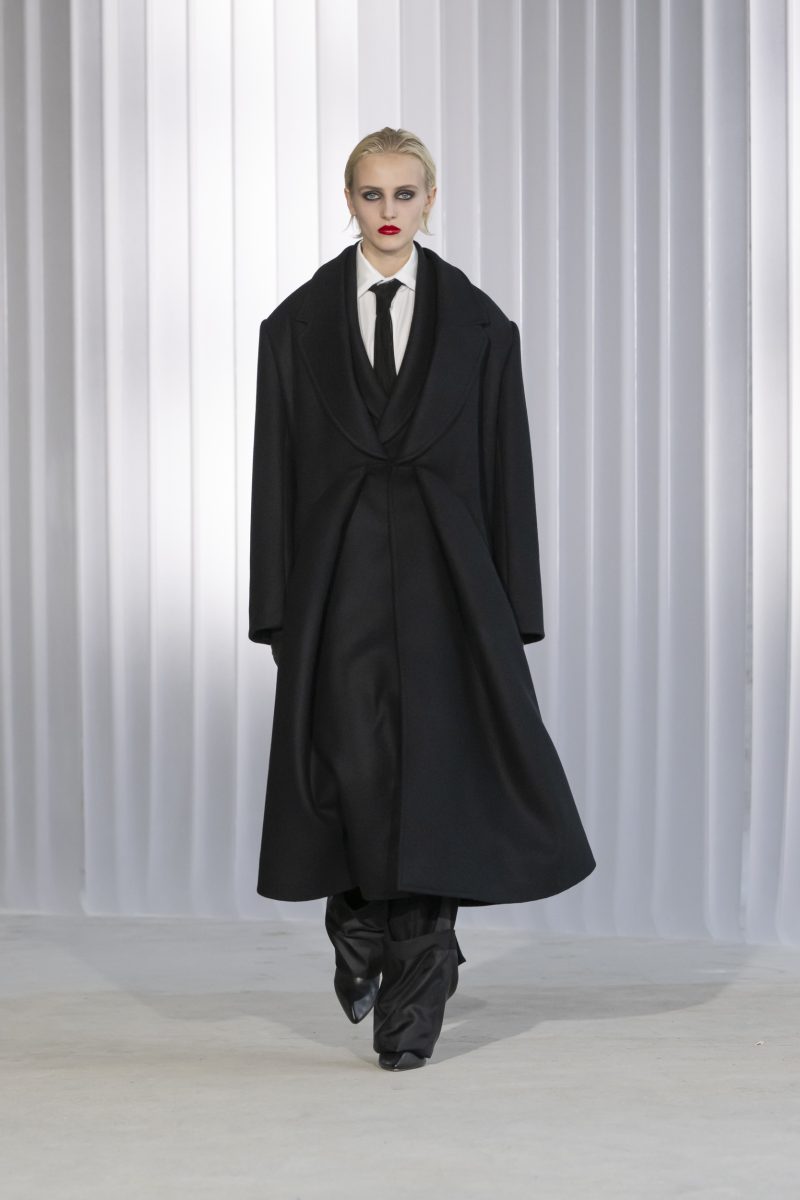 On Our Radar: Jean Paul Gaultier FW26 — Duran Lantink Turns the House Upside Down On Our Radar: Jean Paul Gaultier FW26 — Duran Lantink Turns the House Upside Down Vanity Teen 虚荣青年 Lifestyle & new faces magazine