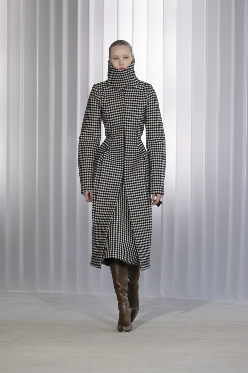 On Our Radar: Jean Paul Gaultier FW26 — Duran Lantink Turns the House Upside Down On Our Radar: Jean Paul Gaultier FW26 — Duran Lantink Turns the House Upside Down Vanity Teen 虚荣青年 Lifestyle & new faces magazine