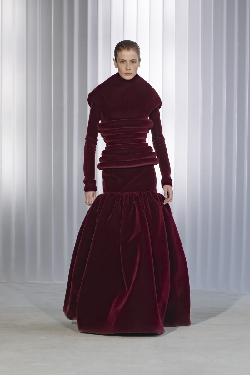 On Our Radar: Jean Paul Gaultier FW26 — Duran Lantink Turns the House Upside Down On Our Radar: Jean Paul Gaultier FW26 — Duran Lantink Turns the House Upside Down Vanity Teen 虚荣青年 Lifestyle & new faces magazine