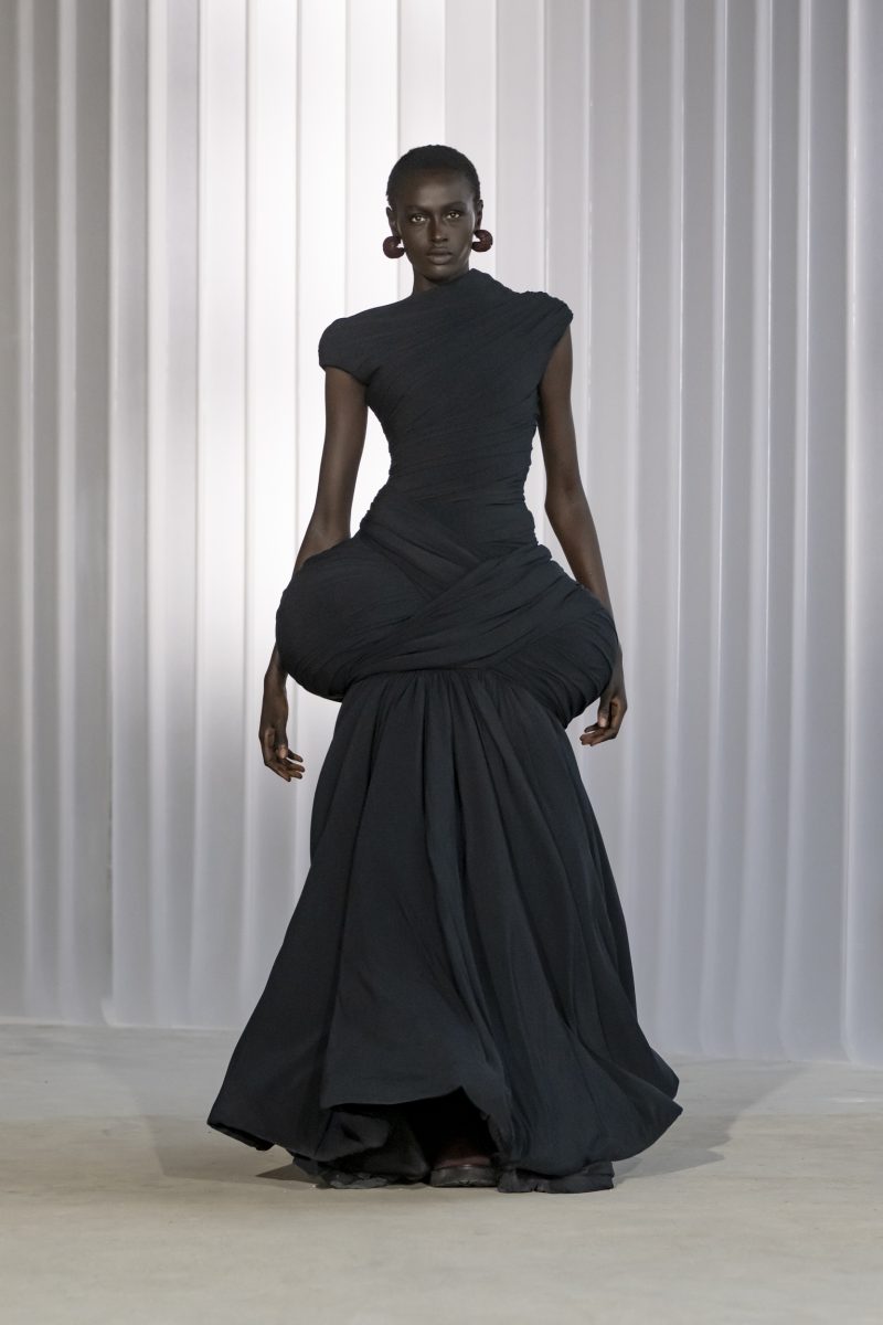 On Our Radar: Jean Paul Gaultier FW26 — Duran Lantink Turns the House Upside Down On Our Radar: Jean Paul Gaultier FW26 — Duran Lantink Turns the House Upside Down Vanity Teen 虚荣青年 Lifestyle & new faces magazine