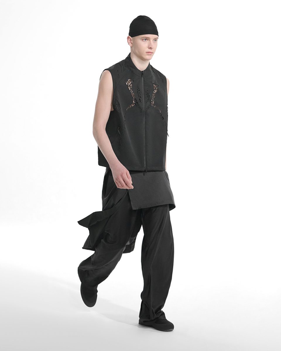 EQUINE: Riding the Edge of Summer with Heliot Emil SS26 EQUINE: Riding the Edge of Summer with Heliot Emil SS26 Vanity Teen 虚荣青年 Lifestyle & new faces magazine