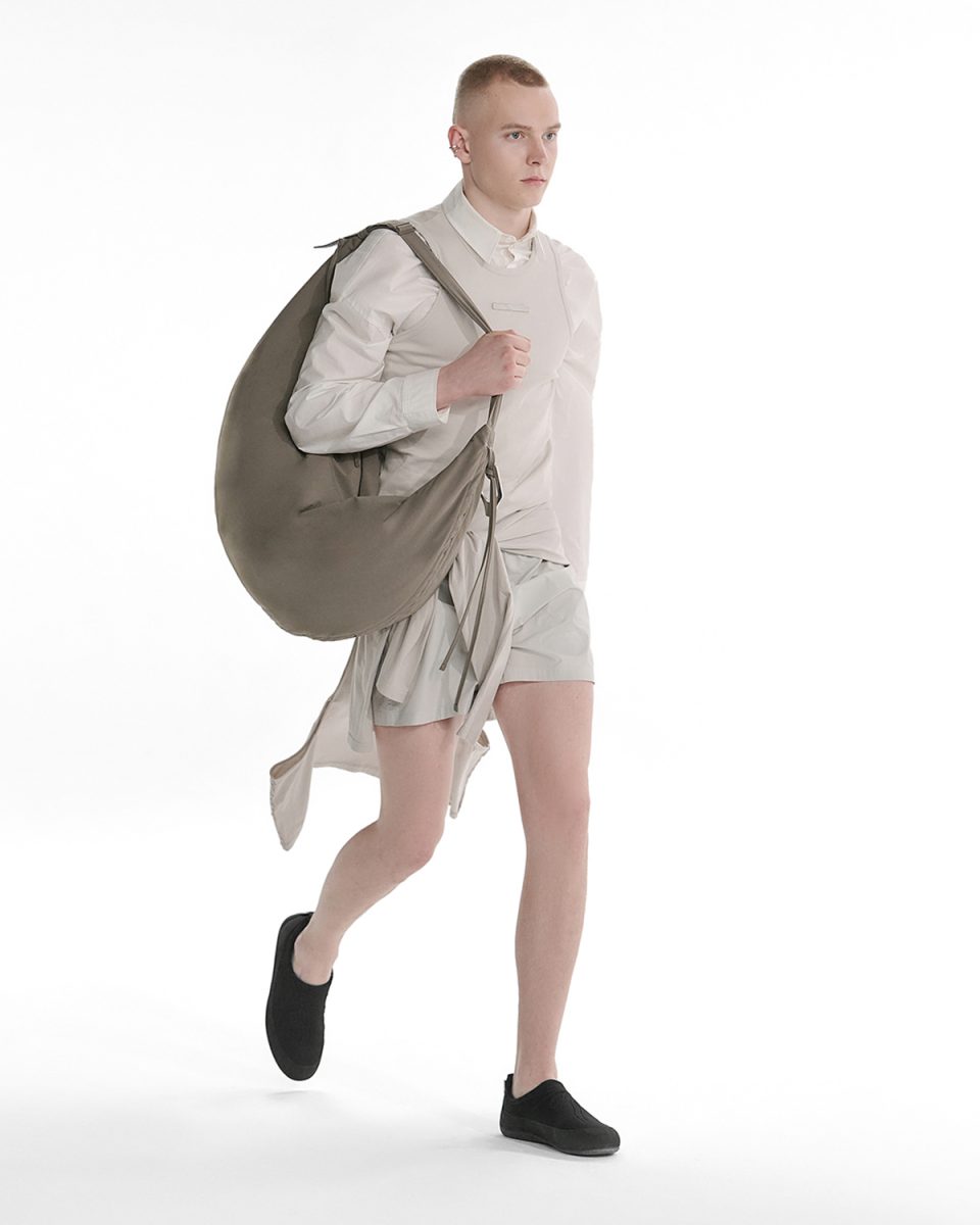 EQUINE: Riding the Edge of Summer with Heliot Emil SS26 EQUINE: Riding the Edge of Summer with Heliot Emil SS26 Vanity Teen 虚荣青年 Lifestyle & new faces magazine