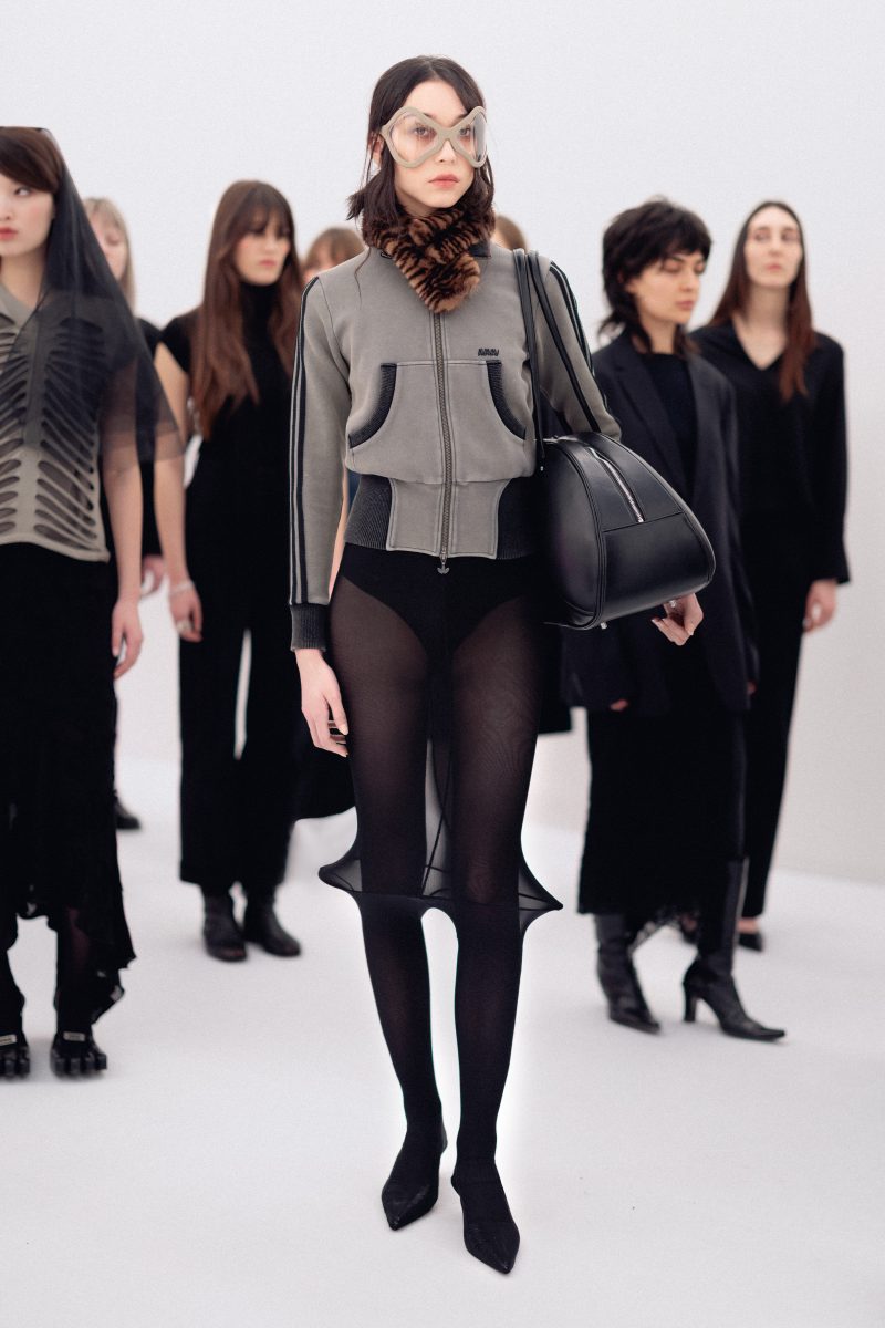 CRASH TEST FEMININITY: Beate Karlsson’s AVAVAV Fall/Winter 2026 at Milan Fashion Week Turns System Failure into Spectacle Vanity Teen 虚荣青年 Lifestyle & new faces magazine CRASH TEST FEMININITY: Beate Karlsson’s AVAVAV Fall/Winter 2026 at Milan Fashion Week Turns System Failure into Spectacle CRASH TEST FEMININITY: Beate Karlsson’s AVAVAV Fall/Winter 2026 at Milan Fashion Week Turns System Failure into Spectacle Vanity Teen 虚荣青年 Lifestyle & new faces magazine