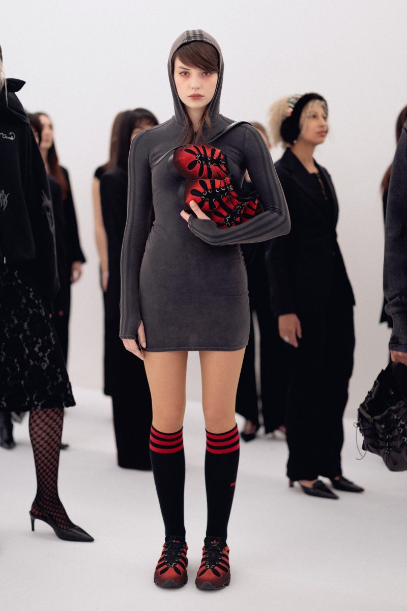 CRASH TEST FEMININITY: Beate Karlsson’s AVAVAV Fall/Winter 2026 at Milan Fashion Week Turns System Failure into Spectacle Vanity Teen 虚荣青年 Lifestyle & new faces magazine CRASH TEST FEMININITY: Beate Karlsson’s AVAVAV Fall/Winter 2026 at Milan Fashion Week Turns System Failure into Spectacle CRASH TEST FEMININITY: Beate Karlsson’s AVAVAV Fall/Winter 2026 at Milan Fashion Week Turns System Failure into Spectacle Vanity Teen 虚荣青年 Lifestyle & new faces magazine