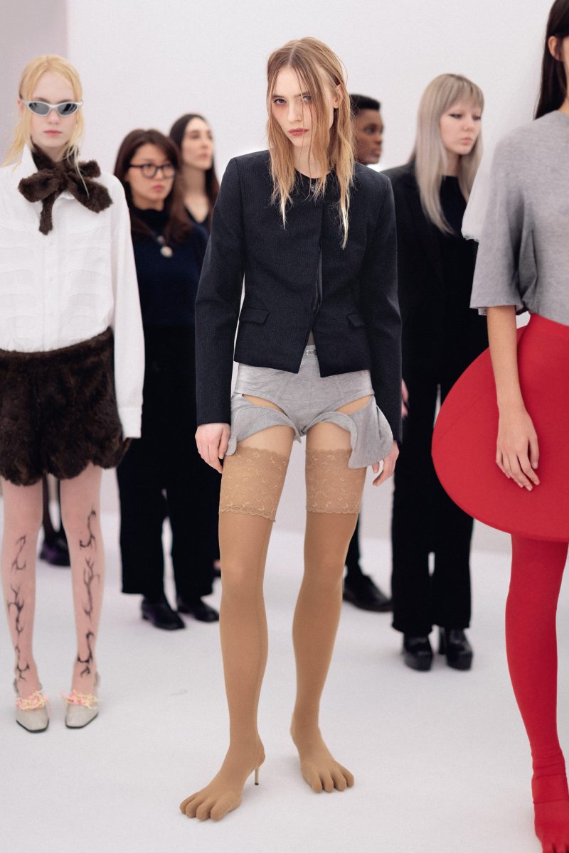 CRASH TEST FEMININITY: Beate Karlsson’s AVAVAV Fall/Winter 2026 at Milan Fashion Week Turns System Failure into Spectacle Vanity Teen 虚荣青年 Lifestyle & new faces magazine CRASH TEST FEMININITY: Beate Karlsson’s AVAVAV Fall/Winter 2026 at Milan Fashion Week Turns System Failure into Spectacle CRASH TEST FEMININITY: Beate Karlsson’s AVAVAV Fall/Winter 2026 at Milan Fashion Week Turns System Failure into Spectacle Vanity Teen 虚荣青年 Lifestyle & new faces magazine