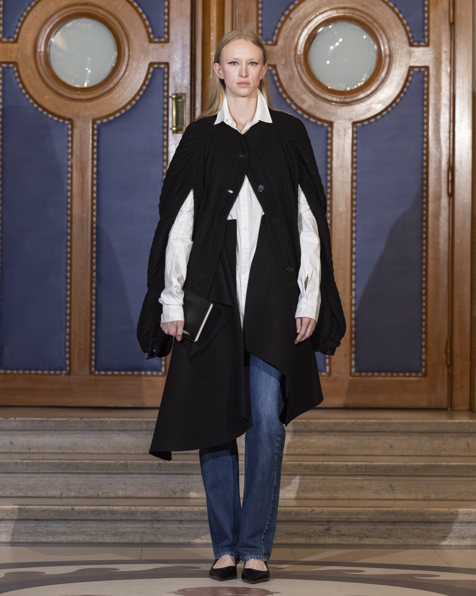 On Our Radar: MOSSI on Trial — Mossi Traoré Turns the Courtroom into a Runway for Paris Fashion Week On Our Radar: MOSSI on Trial — Mossi Traoré Turns the Courtroom into a Runway for Paris Fashion Week Vanity Teen 虚荣青年 Lifestyle & new faces magazine