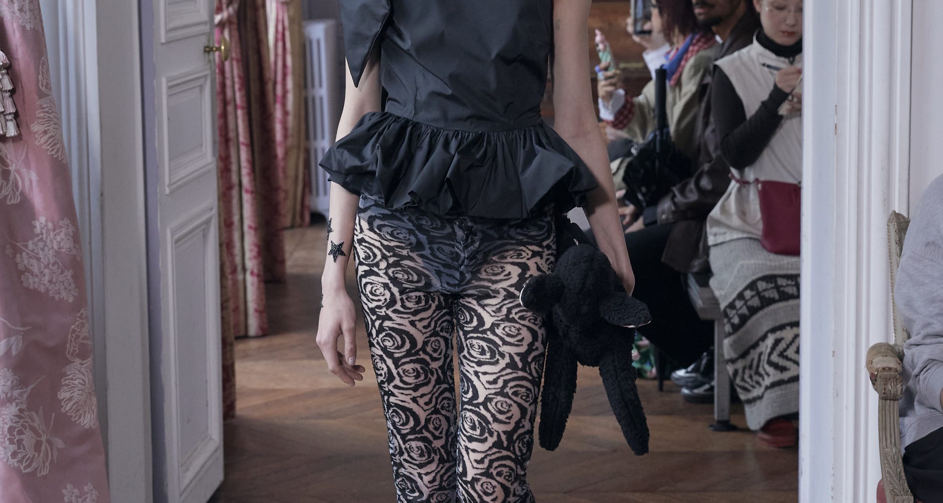 ON OUR RADAR: FLORENTINA LEITNER FW26 — YOU ARE A STAR ON OUR RADAR: FLORENTINA LEITNER FW26 — YOU ARE A STAR Vanity Teen 虚荣青年 Lifestyle & new faces magazine