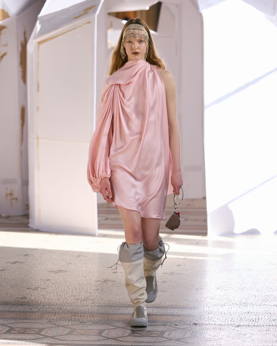 On Our Radar: Kiko Kostadinov Turns the Female Gaze into Utility at Paris Fashion Week FW26 On Our Radar: Kiko Kostadinov Turns the Female Gaze into Utility at Paris Fashion Week FW26 Vanity Teen 虚荣青年 Lifestyle & new faces magazine