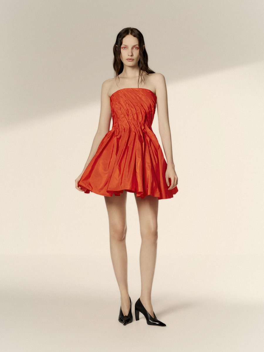 On Our Radar: Maison ArdAzAei’s Folded Sea Surfaces in a Sculptural, Subversive Prêt-à-Porter On Our Radar: Maison ArdAzAei’s Folded Sea Surfaces in a Sculptural, Subversive Prêt-à-Porter Vanity Teen 虚荣青年 Lifestyle & new faces magazine