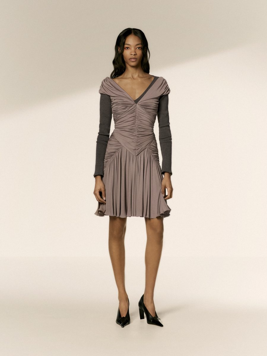 On Our Radar: Maison ArdAzAei’s Folded Sea Surfaces in a Sculptural, Subversive Prêt-à-Porter On Our Radar: Maison ArdAzAei’s Folded Sea Surfaces in a Sculptural, Subversive Prêt-à-Porter Vanity Teen 虚荣青年 Lifestyle & new faces magazine