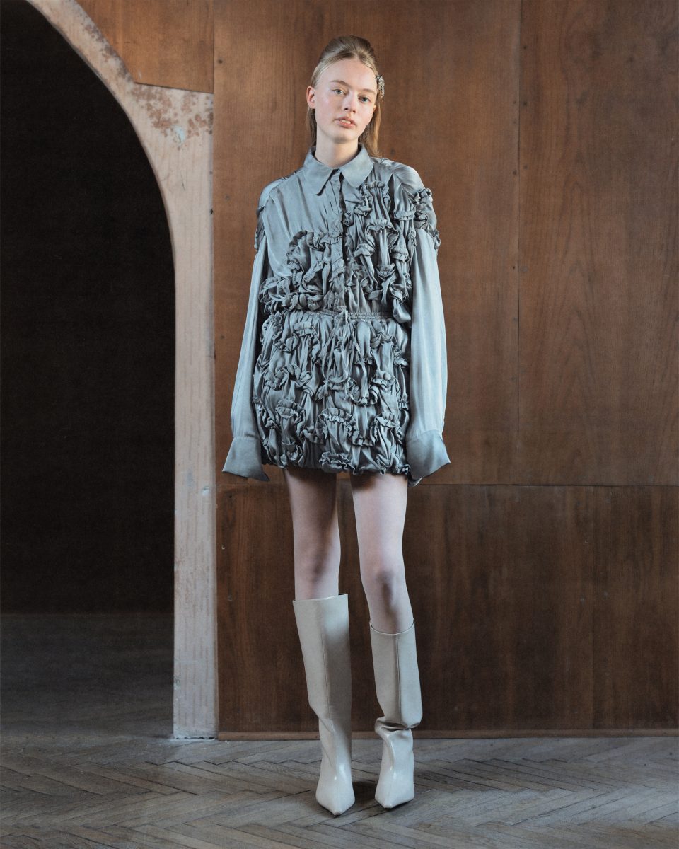 Ride the Wave: HISU PARK FW26 Transforms Life into Motion Ride the Wave: HISU PARK FW26 Transforms Life into Motion Vanity Teen 虚荣青年 Lifestyle & new faces magazine