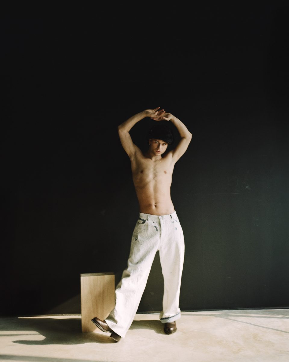 BEYOND THE ROLE: FRANCESCO PELLEGRINO AND THE BEAUTY OF DISAPPEARING INTO DARKNESS BEYOND THE ROLE: FRANCESCO PELLEGRINO AND THE BEAUTY OF DISAPPEARING INTO DARKNESS Vanity Teen 虚荣青年 Lifestyle & new faces magazine