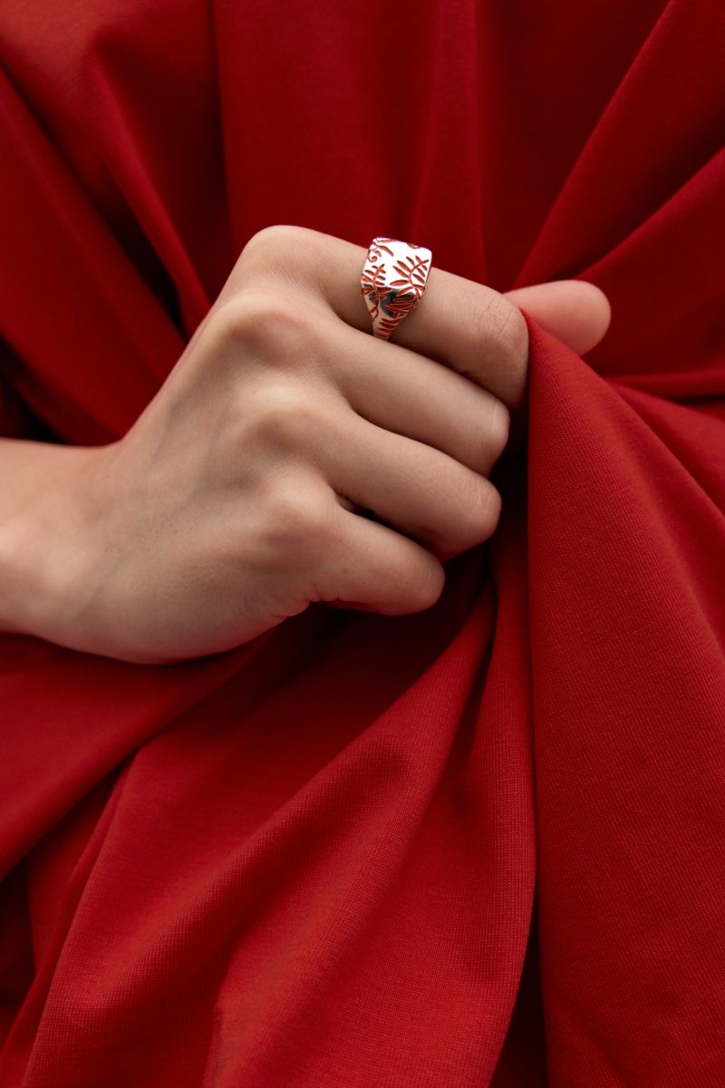 WHEN FLOWERS GROW FROM STONE: AVGVST’S ASTEROID GARDEN BLOOMS AGAINST THE IMPOSSIBLE WHEN FLOWERS GROW FROM STONE: AVGVST’S ASTEROID GARDEN BLOOMS AGAINST THE IMPOSSIBLE Vanity Teen 虚荣青年 Lifestyle & new faces magazine