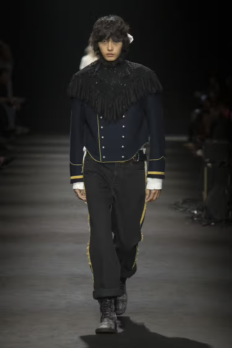 RIMBAUD IN UNIFORME Vanity Teen 虚荣青年 Lifestyle & new faces magazine RIMBAUD IN UNIFORME RIMBAUD IN UNIFORME Vanity Teen 虚荣青年 Lifestyle & new faces magazine