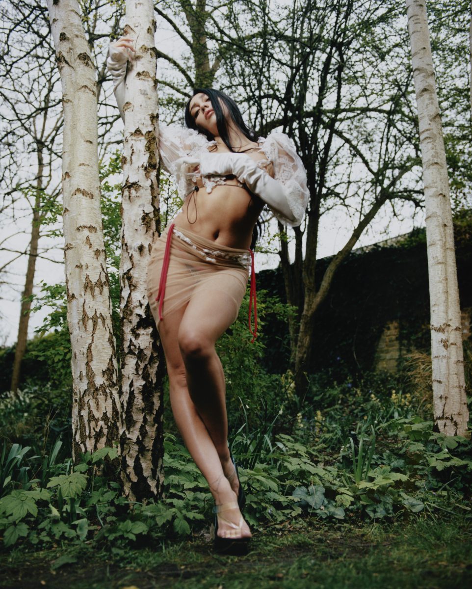 OTTOLINGER’S “GIRLFRIEND” IS NOT A MOOD — IT’S A SURVIVAL STRATEGY OTTOLINGER’S “GIRLFRIEND” IS NOT A MOOD — IT’S A SURVIVAL STRATEGY Vanity Teen 虚荣青年 Lifestyle & new faces magazine