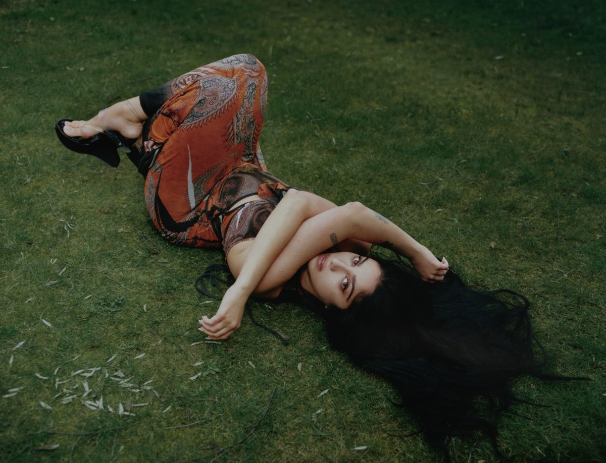 OTTOLINGER’S “GIRLFRIEND” IS NOT A MOOD — IT’S A SURVIVAL STRATEGY OTTOLINGER’S “GIRLFRIEND” IS NOT A MOOD — IT’S A SURVIVAL STRATEGY Vanity Teen 虚荣青年 Lifestyle & new faces magazine