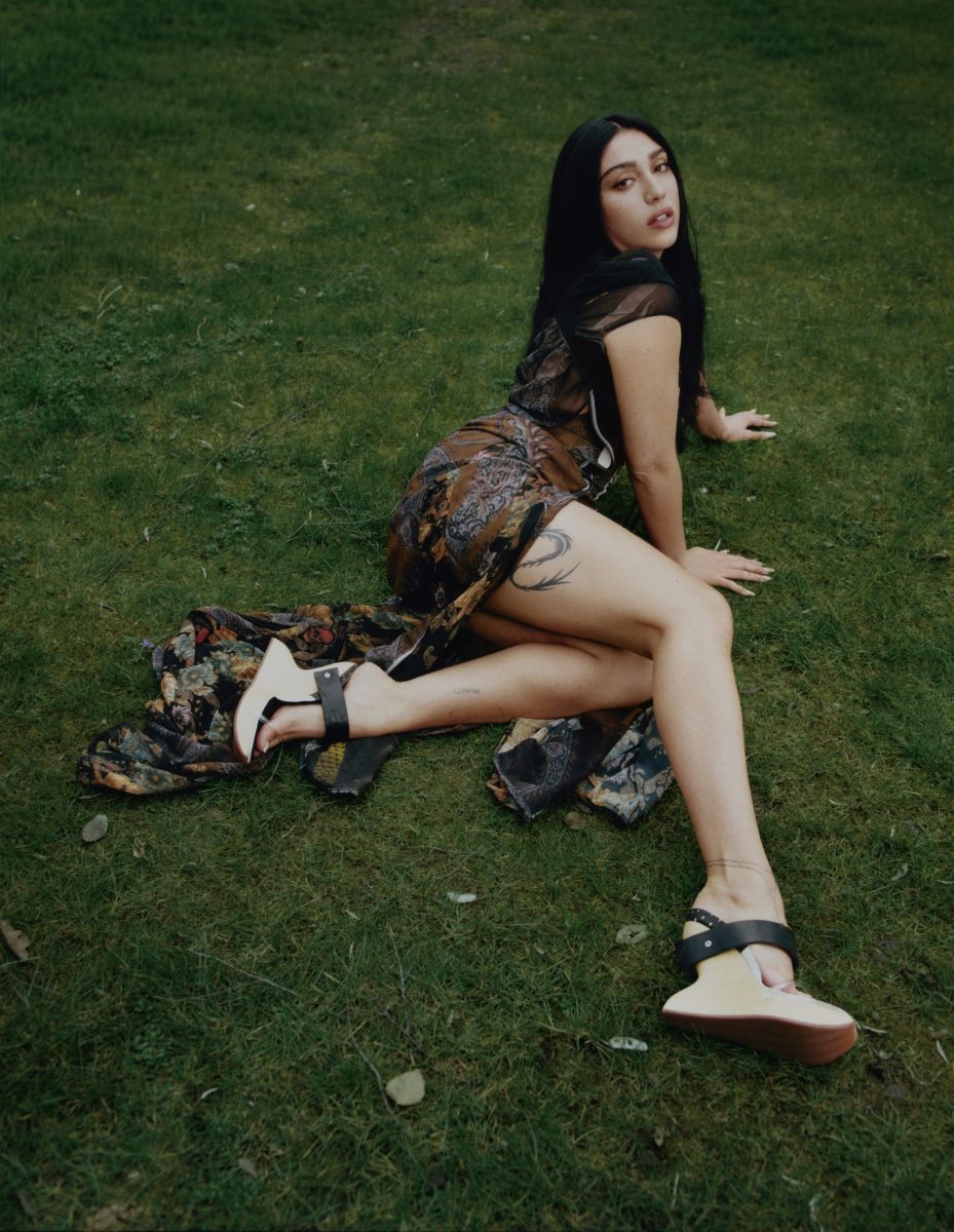 OTTOLINGER’S “GIRLFRIEND” IS NOT A MOOD — IT’S A SURVIVAL STRATEGY OTTOLINGER’S “GIRLFRIEND” IS NOT A MOOD — IT’S A SURVIVAL STRATEGY Vanity Teen 虚荣青年 Lifestyle & new faces magazine