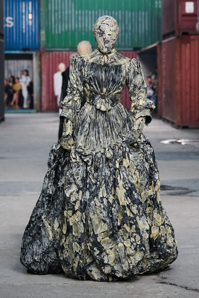 Maison Margiela Folders | Fall Winter 2026 Collection in Shanghai Maison Margiela Folders | Fall Winter 2026 Collection in Shanghai Vanity Teen 虚荣青年 Lifestyle & new faces magazine