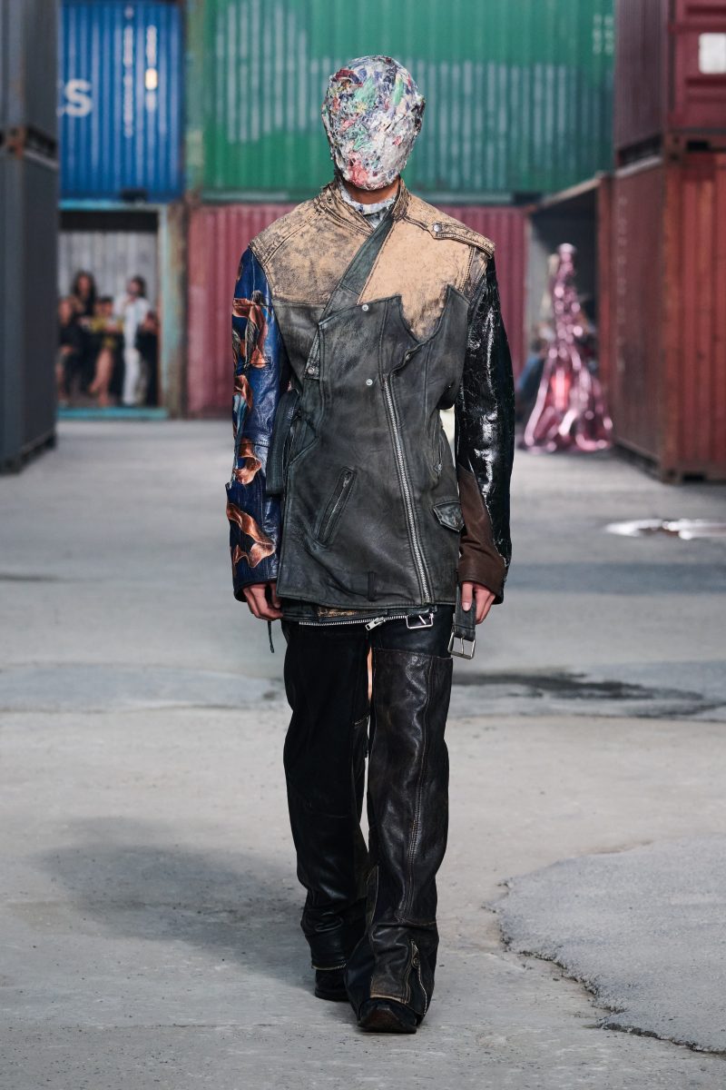 Maison Margiela Folders | Fall Winter 2026 Collection in Shanghai Maison Margiela Folders | Fall Winter 2026 Collection in Shanghai Vanity Teen 虚荣青年 Lifestyle & new faces magazine
