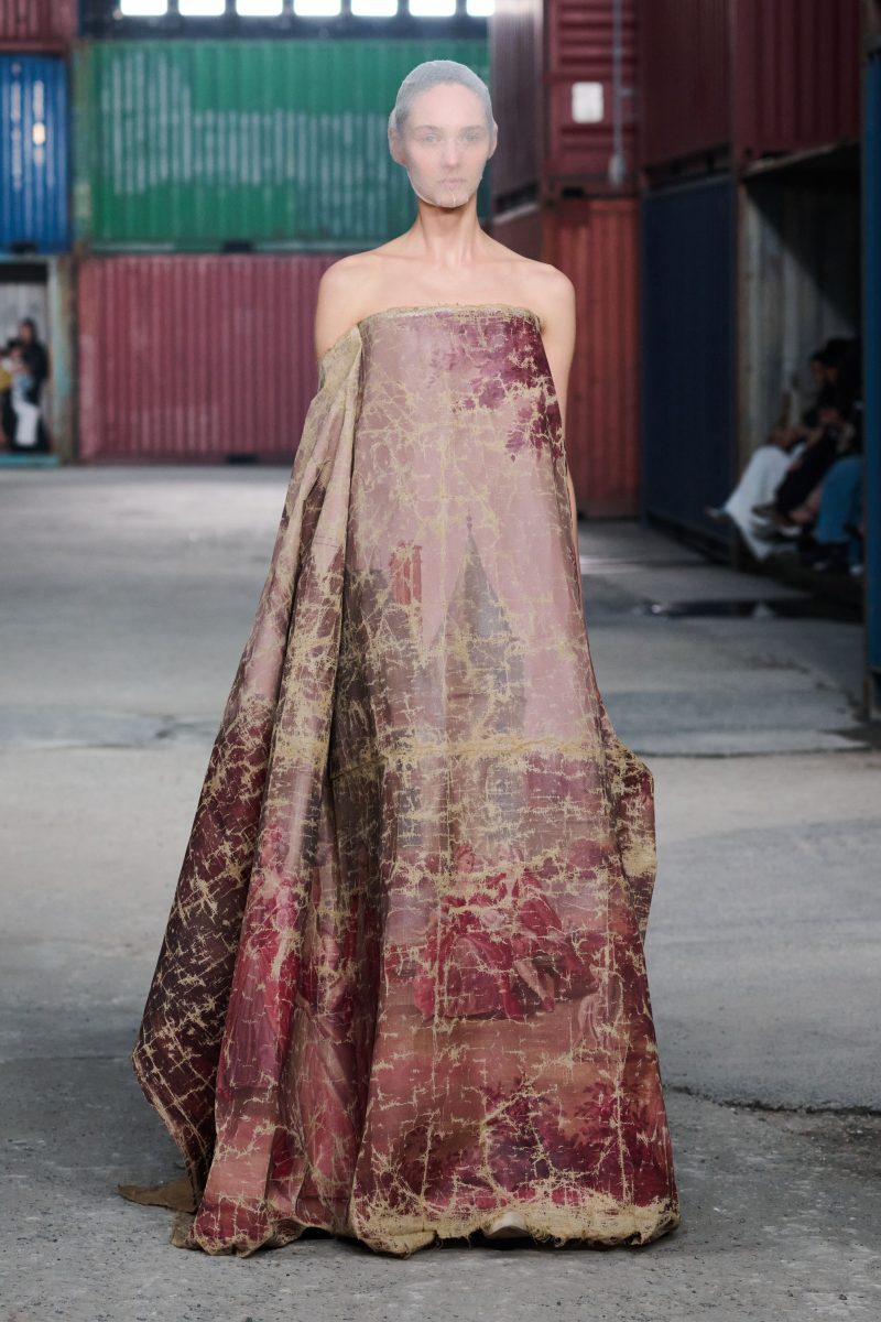 Maison Margiela Folders | Fall Winter 2026 Collection in Shanghai Maison Margiela Folders | Fall Winter 2026 Collection in Shanghai Vanity Teen 虚荣青年 Lifestyle & new faces magazine