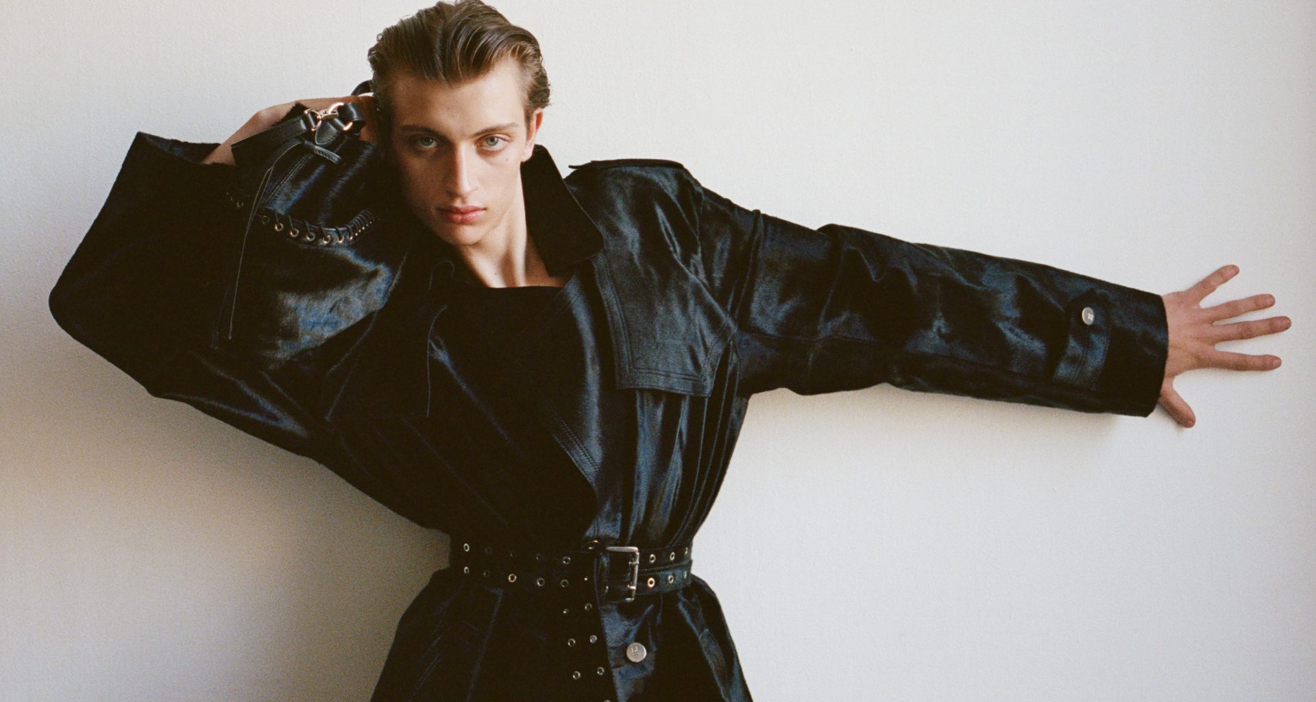 Into the Dark: Ludovic de Saint Sernin Returns to Instinct for Autumn/Winter 2026 Into the Dark: Ludovic de Saint Sernin Returns to Instinct for Autumn/Winter 2026 Vanity Teen 虚荣青年 Lifestyle & new faces magazine