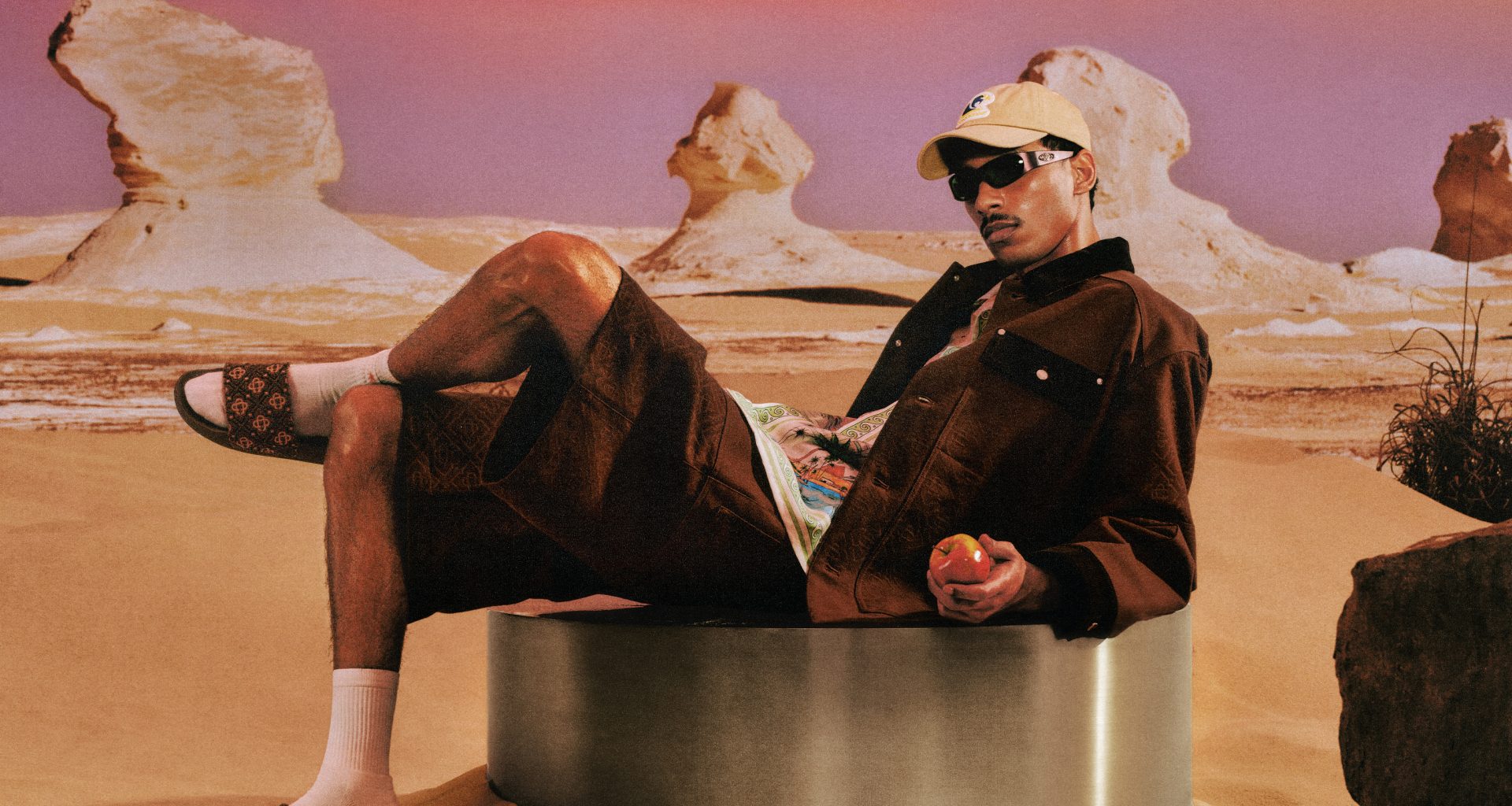 Desert Mythologies: Casablanca Drifts Through Egypt for Pre-Fall 2026 Vanity Teen 虚荣青年 Lifestyle & new faces magazine Desert Mythologies: Casablanca Drifts Through Egypt for Pre-Fall 2026 Desert Mythologies: Casablanca Drifts Through Egypt for Pre-Fall 2026 Vanity Teen 虚荣青年 Lifestyle & new faces magazine