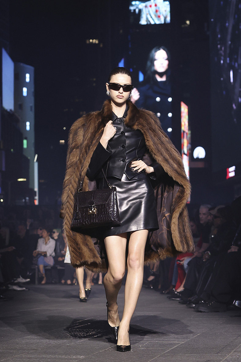 Gucci core for the Cruise 2027 goes to New York: a return to a glorious era Vanity Teen 虚荣青年 Lifestyle & new faces magazine Gucci core for the Cruise 2027 goes to New York: a return to a glorious era Gucci core for the Cruise 2027 goes to New York: a return to a glorious era Vanity Teen 虚荣青年 Lifestyle & new faces magazine