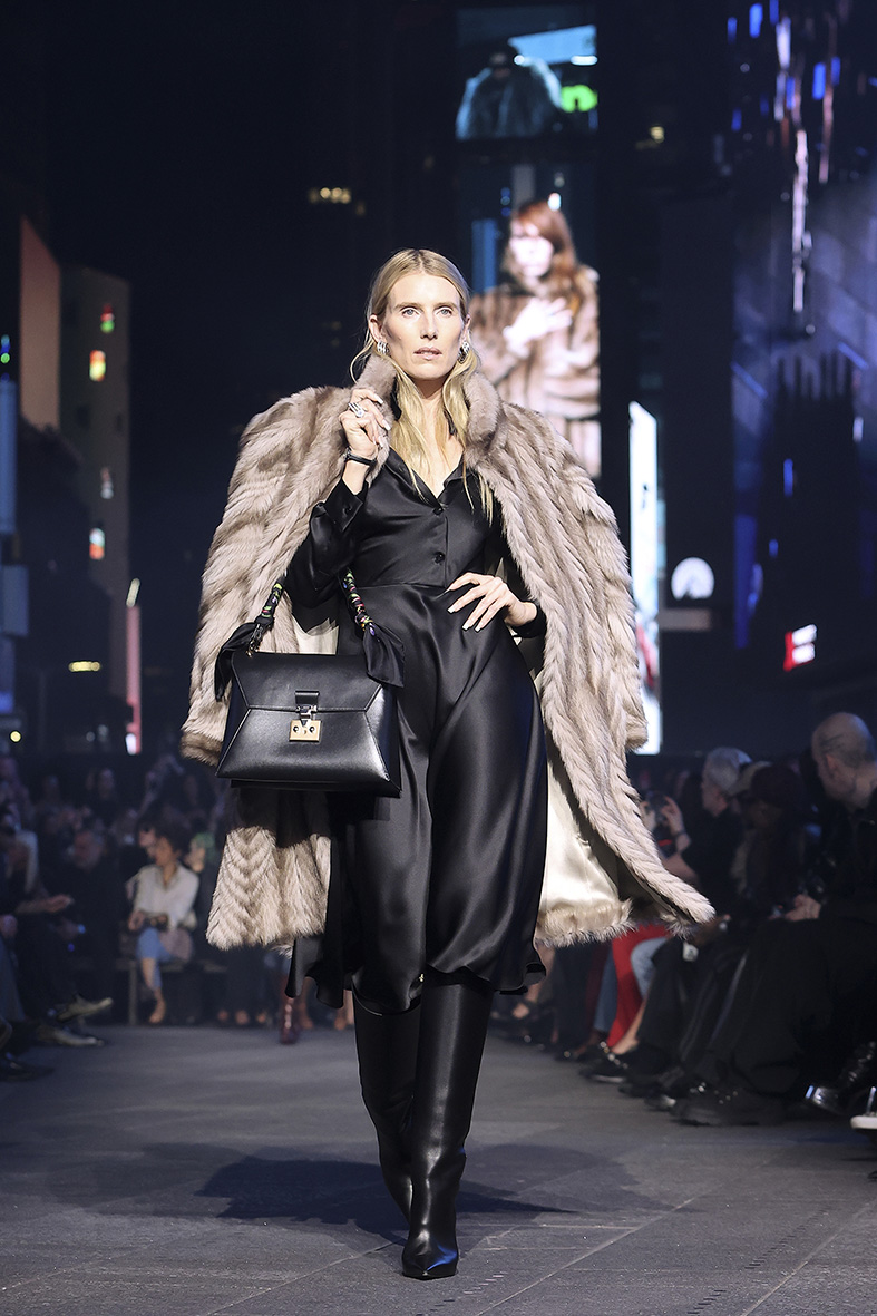 Gucci core for the Cruise 2027 goes to New York: a return to a glorious era Vanity Teen 虚荣青年 Lifestyle & new faces magazine Gucci core for the Cruise 2027 goes to New York: a return to a glorious era Gucci core for the Cruise 2027 goes to New York: a return to a glorious era Vanity Teen 虚荣青年 Lifestyle & new faces magazine