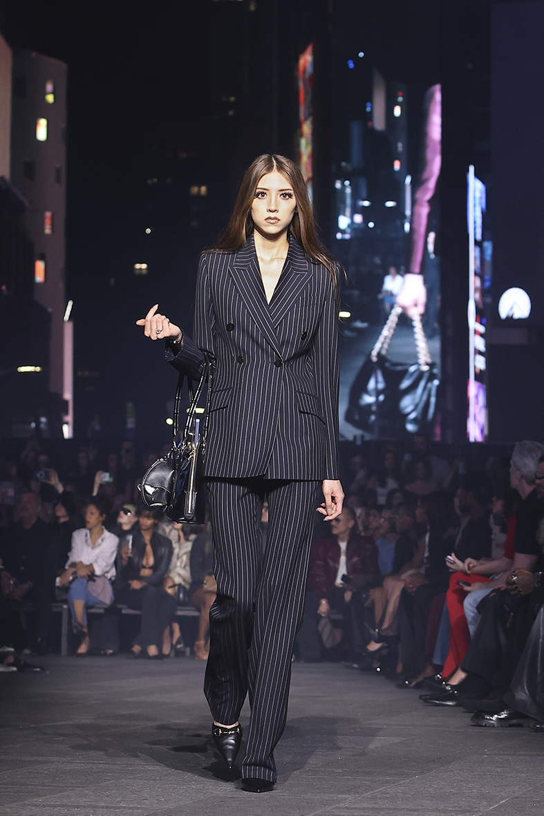 Gucci core for the Cruise 2027 goes to New York: a return to a glorious era Vanity Teen 虚荣青年 Lifestyle & new faces magazine Gucci core for the Cruise 2027 goes to New York: a return to a glorious era Gucci core for the Cruise 2027 goes to New York: a return to a glorious era Vanity Teen 虚荣青年 Lifestyle & new faces magazine