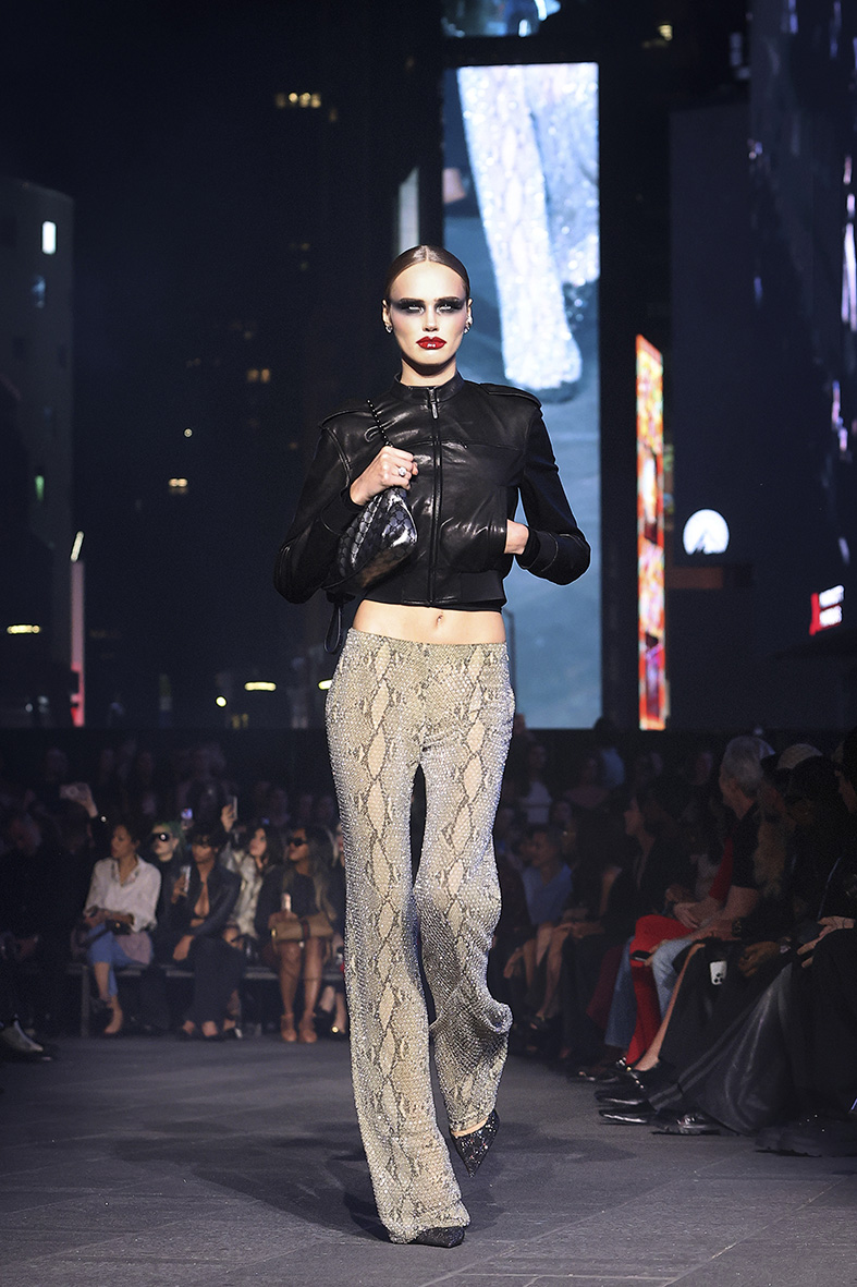 Gucci core for the Cruise 2027 goes to New York: a return to a glorious era Vanity Teen 虚荣青年 Lifestyle & new faces magazine Gucci core for the Cruise 2027 goes to New York: a return to a glorious era Gucci core for the Cruise 2027 goes to New York: a return to a glorious era Vanity Teen 虚荣青年 Lifestyle & new faces magazine