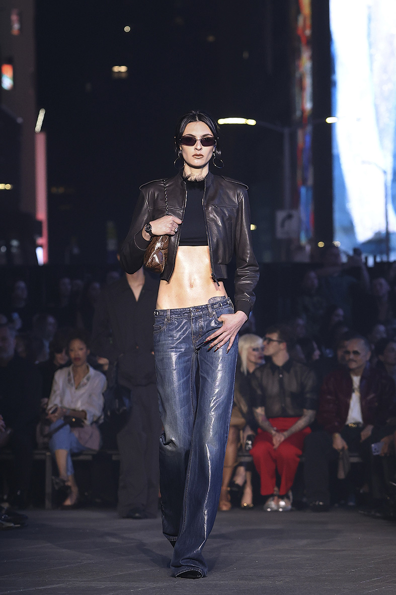 Gucci core for the Cruise 2027 goes to New York: a return to a glorious era Vanity Teen 虚荣青年 Lifestyle & new faces magazine Gucci core for the Cruise 2027 goes to New York: a return to a glorious era Gucci core for the Cruise 2027 goes to New York: a return to a glorious era Vanity Teen 虚荣青年 Lifestyle & new faces magazine