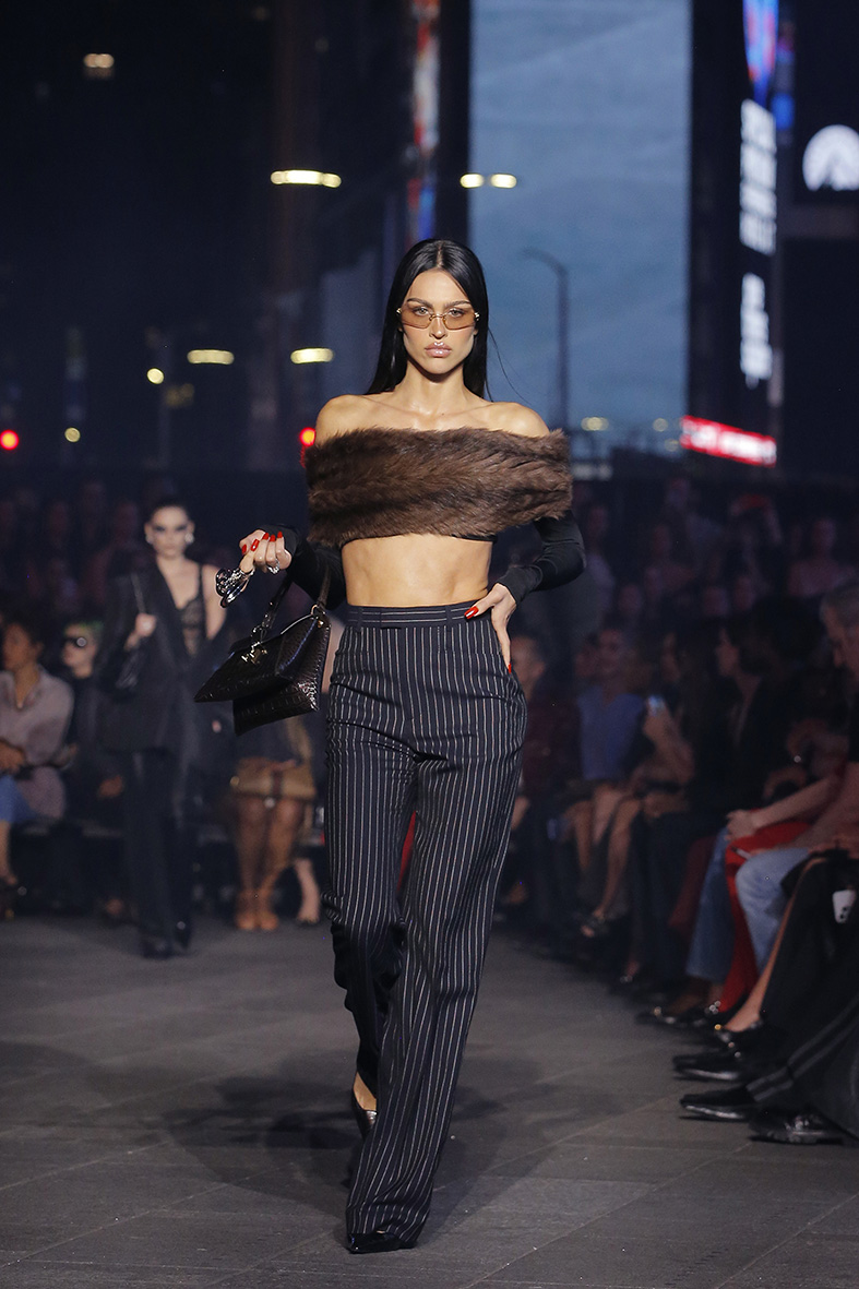 Gucci core for the Cruise 2027 goes to New York: a return to a glorious era Vanity Teen 虚荣青年 Lifestyle & new faces magazine Gucci core for the Cruise 2027 goes to New York: a return to a glorious era Gucci core for the Cruise 2027 goes to New York: a return to a glorious era Vanity Teen 虚荣青年 Lifestyle & new faces magazine