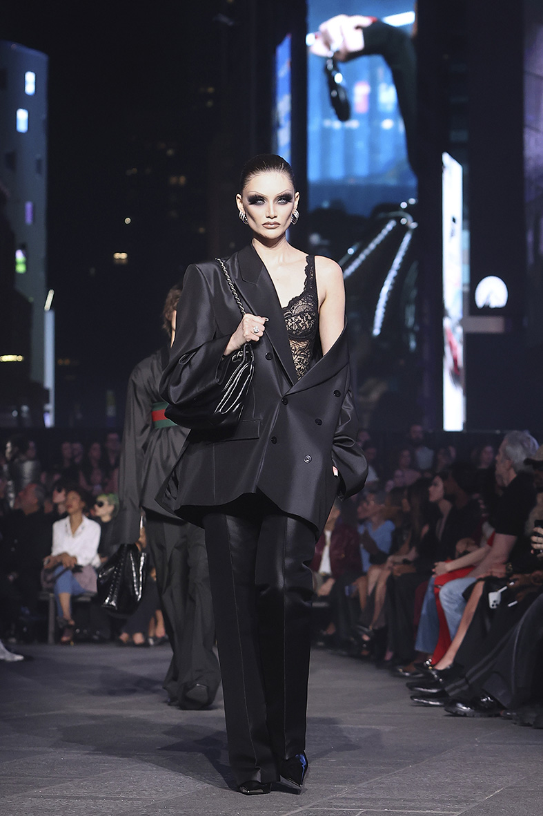 Gucci core for the Cruise 2027 goes to New York: a return to a glorious era Vanity Teen 虚荣青年 Lifestyle & new faces magazine Gucci core for the Cruise 2027 goes to New York: a return to a glorious era Gucci core for the Cruise 2027 goes to New York: a return to a glorious era Vanity Teen 虚荣青年 Lifestyle & new faces magazine