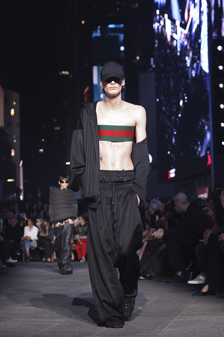 Gucci core for the Cruise 2027 goes to New York: a return to a glorious era Vanity Teen 虚荣青年 Lifestyle & new faces magazine Gucci core for the Cruise 2027 goes to New York: a return to a glorious era Gucci core for the Cruise 2027 goes to New York: a return to a glorious era Vanity Teen 虚荣青年 Lifestyle & new faces magazine